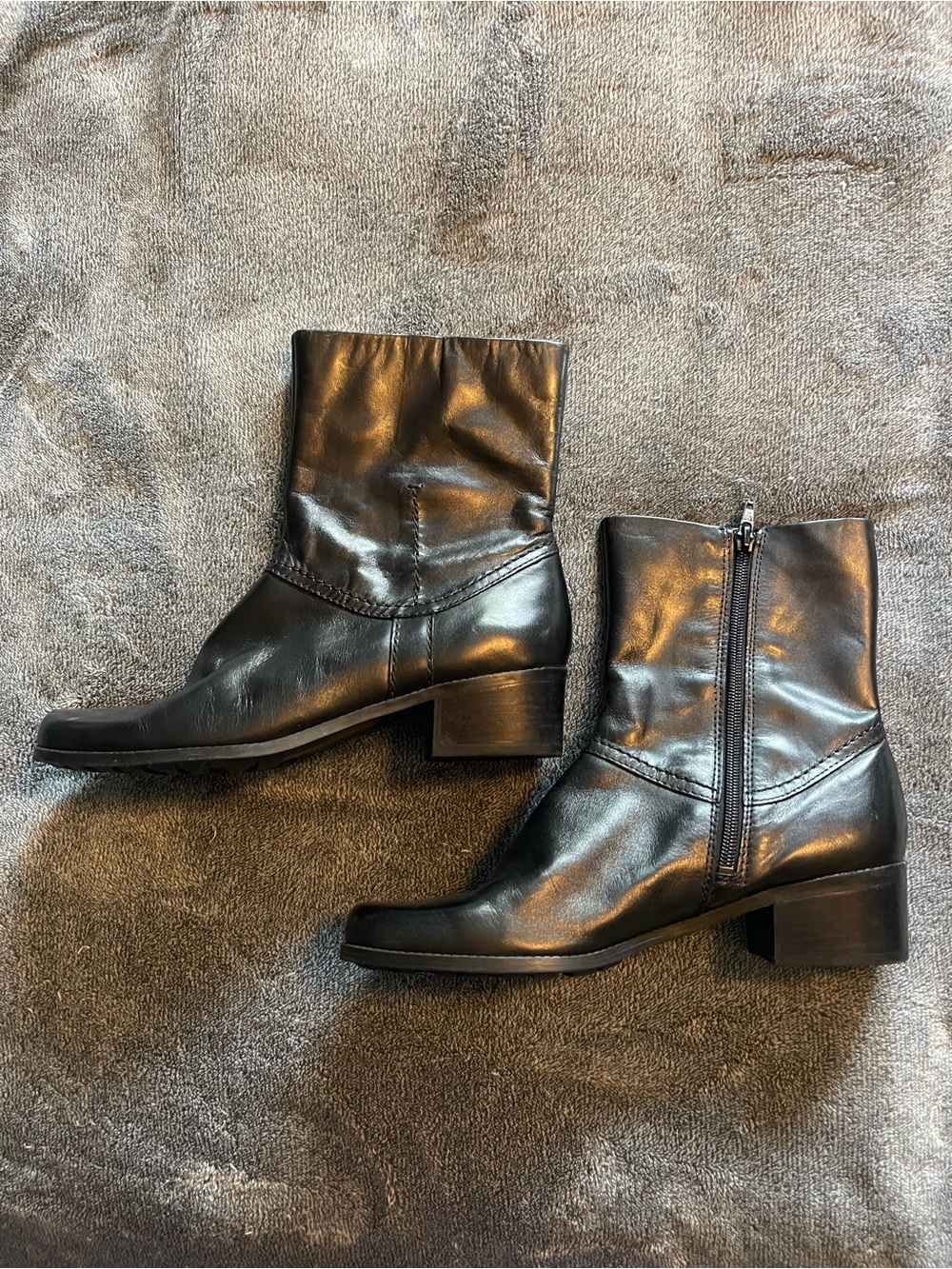Bandolino Black Leather Ankle Boots
